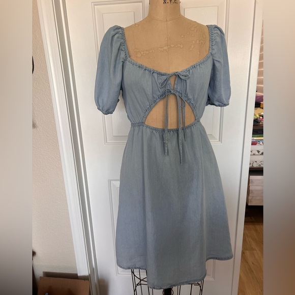 Love Tree Dresses & Skirts - Fun Cut-Out detail Chambray Blue Dress